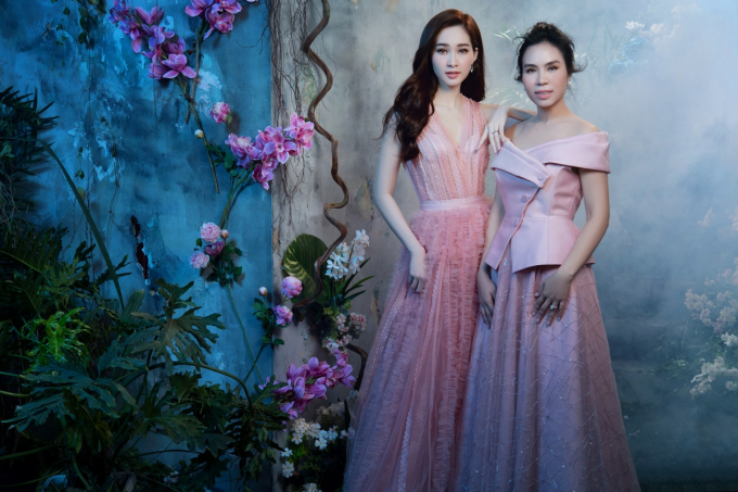 Gam m&agrave;u hồng trở th&agrave;nh gam m&agrave;u đầy quyền năng, gam m&agrave;u đ&aacute;nh thức vẻ đẹp của người phụ nữ. V&agrave; n&eacute;t đẹp đ&oacute; c&agrave;ng được thể hiện r&otilde; n&eacute;t trong BST