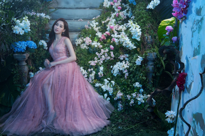 Đặng Thu Thảo c&ugrave;ng d&agrave;n người đẹp ngời ngời kh&iacute; chất với thời trang Xu&acirc;n H&egrave;