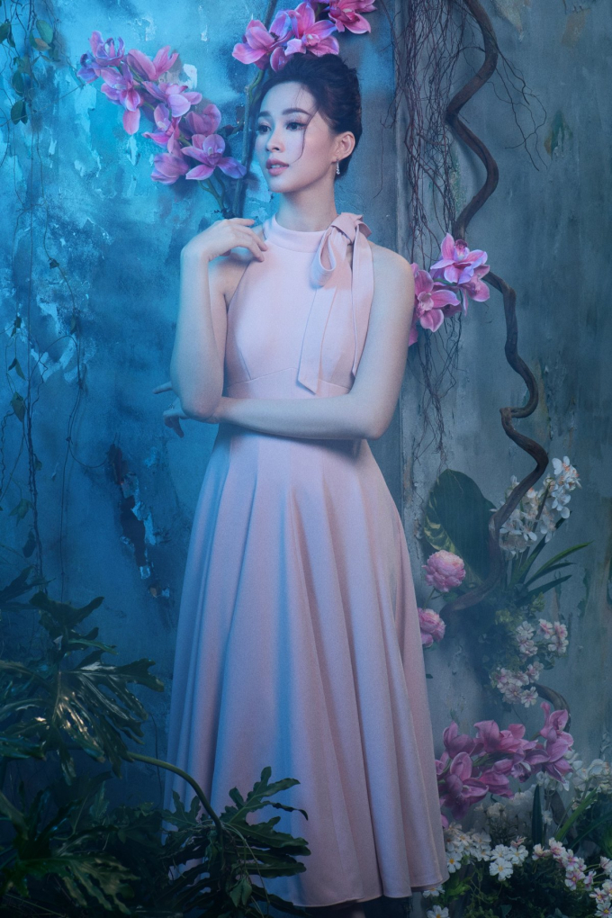 Sau kết h&ocirc;n, Đặng Thu Thảo dường như &iacute;t xuất hiện hơn tại c&aacute;c nhưng kiện, nhưng với thời trang Elise lại l&agrave; một sức h&uacute;t với c&ocirc;, khiến c&ocirc; lu&ocirc;n mong muốn đồng h&agrave;nh. H&igrave;nh ảnh của Đặng Thu Thảo v&agrave; nữ doanh nh&acirc;n Elise xinh đẹp, th&ocirc;ng minh v&agrave; quyền năng khiến bao người ngưỡng mộ.