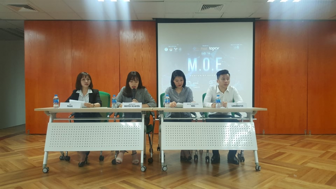 Đại diện ban tổ chức v&agrave; c&aacute;c nh&agrave; bảo trợ giải đ&aacute;p c&acirc;u hỏi của ph&oacute;ng vi&ecirc;n tại buổi ph&aacute;t động.