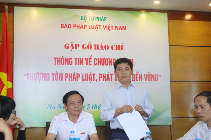 Ph&oacute; Tổng Bi&ecirc;n tập B&aacute;o Ph&aacute;p luật Việt Nam &ocirc;ng Trần Đức Vinh trả lời một số c&acirc;u hỏi li&ecirc;n quan đến thể lệ cuộc thi.