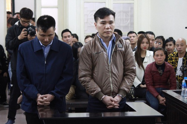 C&aacute;c bị c&aacute;o trong phi&ecirc;n t&ograve;a.