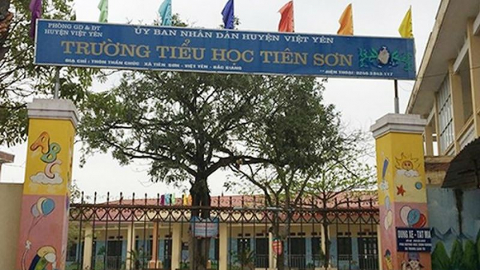 Trường Tiểu học Ti&ecirc;n Sơn nơi thầy gi&aacute;o M. c&ocirc;ng t&aacute;c.