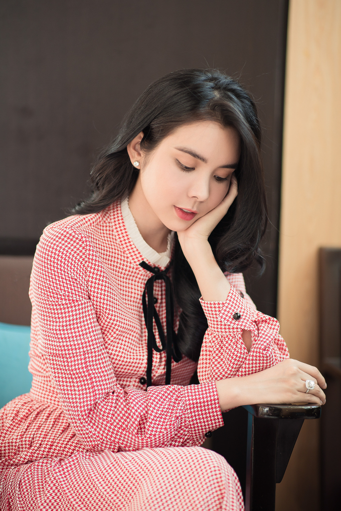 Huỳnh Vy chia sẻ bản th&acirc;n c&ocirc; kh&ocirc;ng qu&aacute; c&acirc;u nệ hay ph&acirc;n biệt h&agrave;ng hiệu hay những nh&oacute;m h&agrave;ng kh&aacute;c.&nbsp;