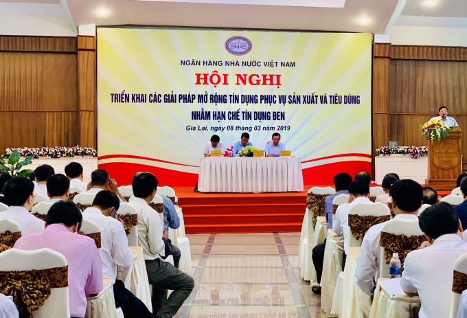 Hội nghị triển khai c&aacute;c giải ph&aacute;p mở rộng t&iacute;n dụng phục vụ sản xuất v&agrave; ti&ecirc;u d&ugrave;ng nhằm hạn chế t&iacute;n dụng đen.