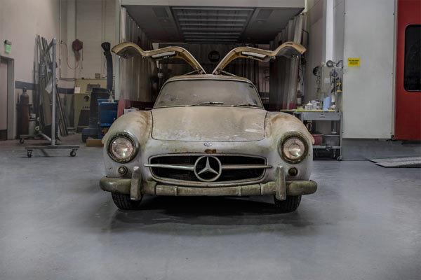 Chiếc Mercedes-Benz Gullwings 300SL.