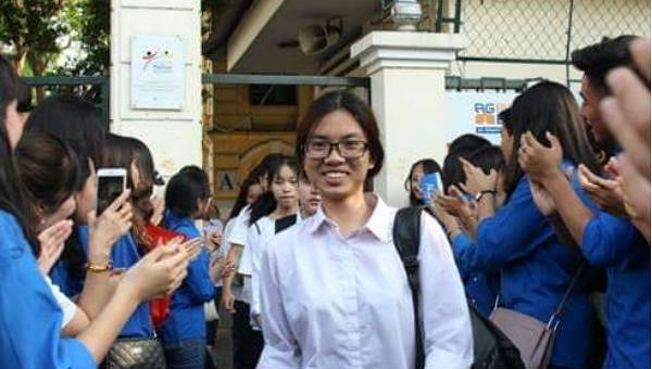 K&igrave; thi khốc liệt v&agrave;o lớp 10 đang tới gần. Ảnh minh họa