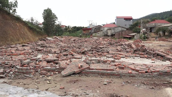 To&agrave;n bộ 19 c&ocirc;ng tr&igrave;nh x&acirc;y dựng tr&aacute;i ph&eacute;p đều đ&atilde; được ph&aacute; dỡ. (I.T).