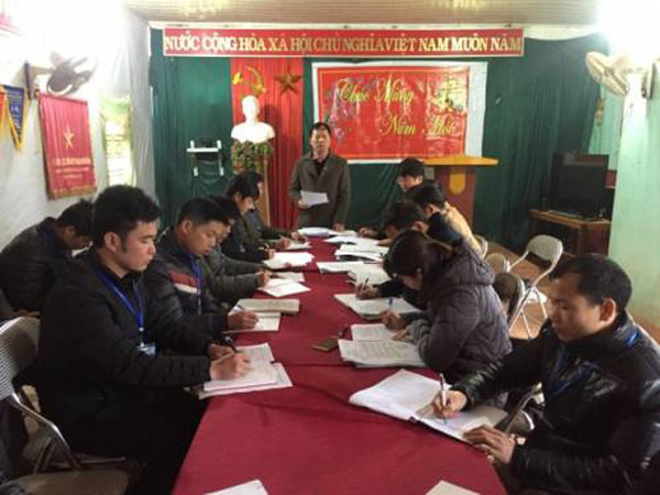 L&atilde;nh đạo huyện&nbsp;nghi&ecirc;m khắc ph&ecirc; b&igrave;nh đối với tập thể Đảng ủy, UBND x&atilde; v&agrave; c&aacute; nh&acirc;n c&aacute;c đồng ch&iacute; l&atilde;nh đạo Đảng ủy, UBND, Chủ tịch Ủy ban MTTQ; c&ocirc;ng chức Địa ch&iacute;nh- NN- XD v&agrave; MT; c&ocirc;ng chức Tư ph&aacute;p - Hộ tịch v&agrave; c&aacute;c c&aacute; nh&acirc;n c&oacute; li&ecirc;n quan của x&atilde; Xu&acirc;n Dương.