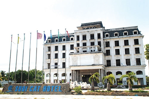 &nbsp;Kh&aacute;ch sạn trong Khu du lịch Suối C&aacute;t