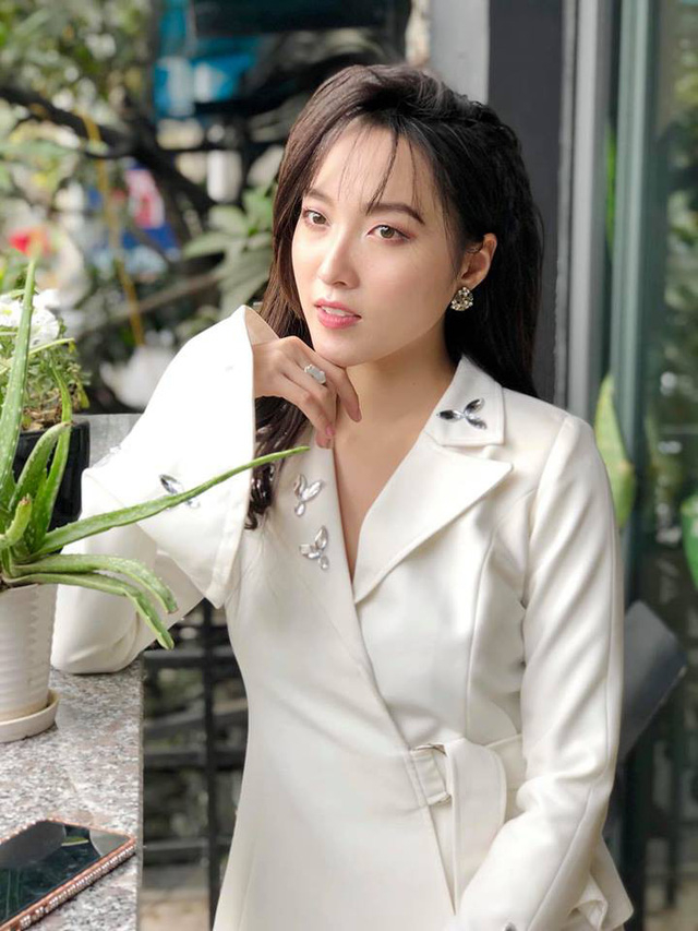 Ho&agrave;ng Mai Anh hiện mở c&ocirc;ng ty chuy&ecirc;n thiết kế v&agrave; gia c&ocirc;ng h&agrave;ng may mặc.