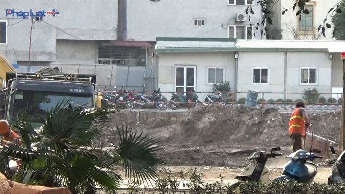 Phần m&oacute;ng Dự &aacute;n Athena Complex Ph&aacute;p V&acirc;n&nbsp;chưa được thi c&ocirc;ng xong.