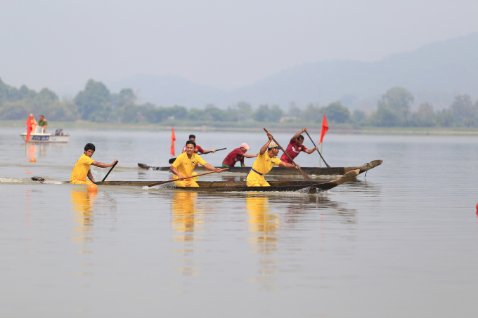 Nội dung 3 tay ch&egrave;o