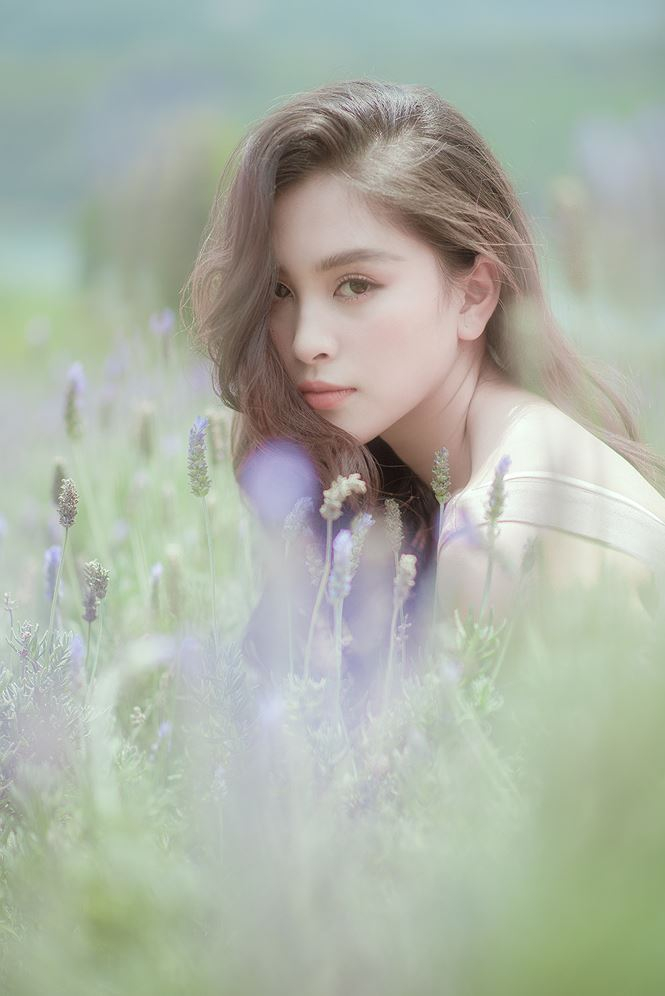 Ngất ng&acirc;y với vẻ ngọt ng&agrave;o của Hoa hậu Tiểu Vy sau nửa năm đăng quang