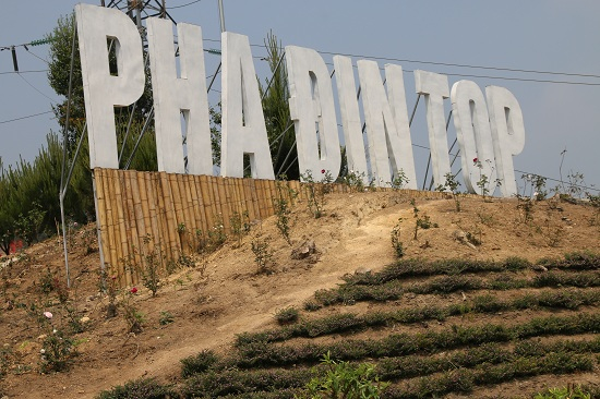 Đ&egrave;o Pha Đin l&agrave; ranh giới giữa hai tỉnh Sơn La v&agrave; tỉnh Điện Bi&ecirc;n