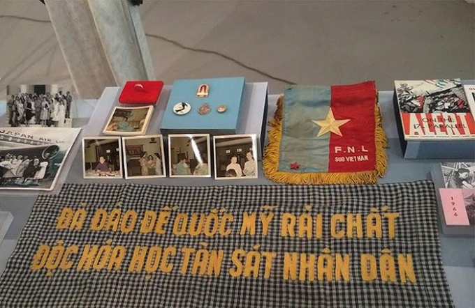 Những hiện vật qu&yacute; gi&aacute; được b&agrave; Nancy Hollander trao tặng