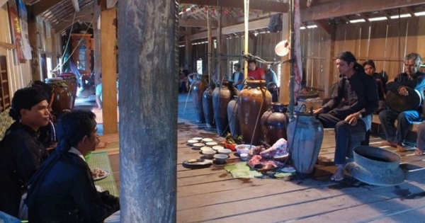 Kỳ lạ tục cúng để thành… đàn ông của người Ê đê