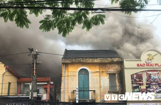 X&aacute;c định thiệt hại ban đầu, vụ ch&aacute;y l&agrave;m hư hỏng to&agrave;n bộ t&agrave;i sản v&agrave; chết 1 nh&acirc;n vi&ecirc;n của cơ sở.