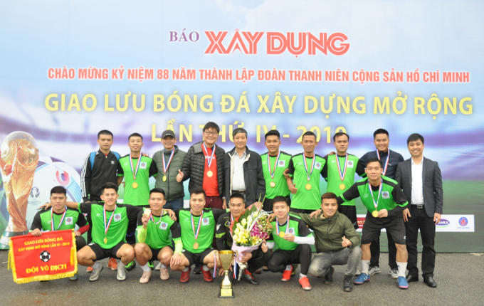 Đội b&oacute;ng V&ocirc; địch l&agrave; Tổng Cty Viglacera - CTCP.