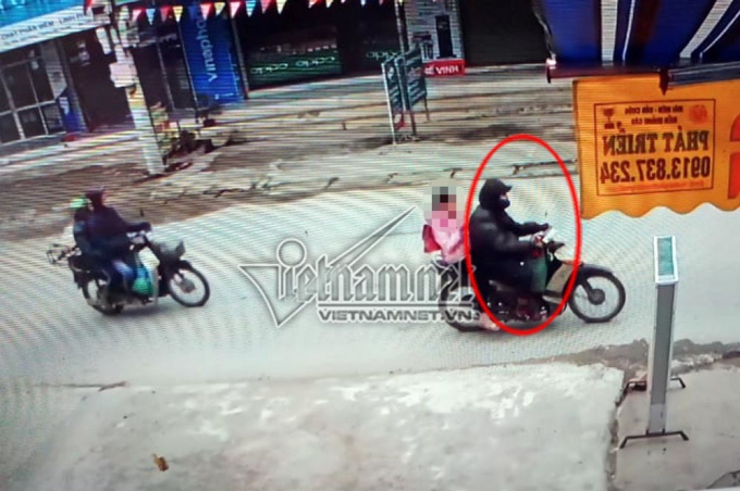 Camera ghi cảnh nghi phạm Nguyễn Trọng Tr&igrave;nh chở nạn nh&acirc;n trước khi x&acirc;m hại. (Ảnh Vietnamnet)