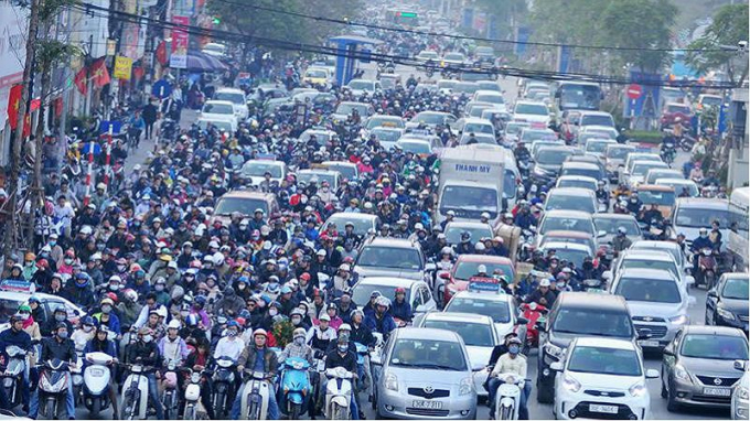 Chuy&ecirc;n gia g&oacute;p &yacute; đề xuất cấm xe m&aacute;y ở H&agrave; Nội: C&oacute; thể thực hiện theo kiểu &ldquo;vết dầu loang&rdquo;