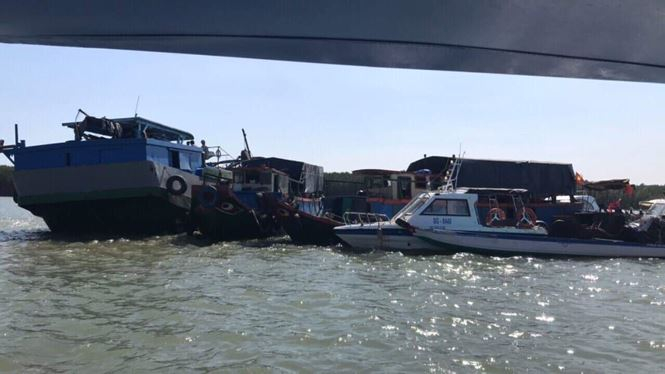 Khu vực t&agrave;u bị ch&igrave;m.