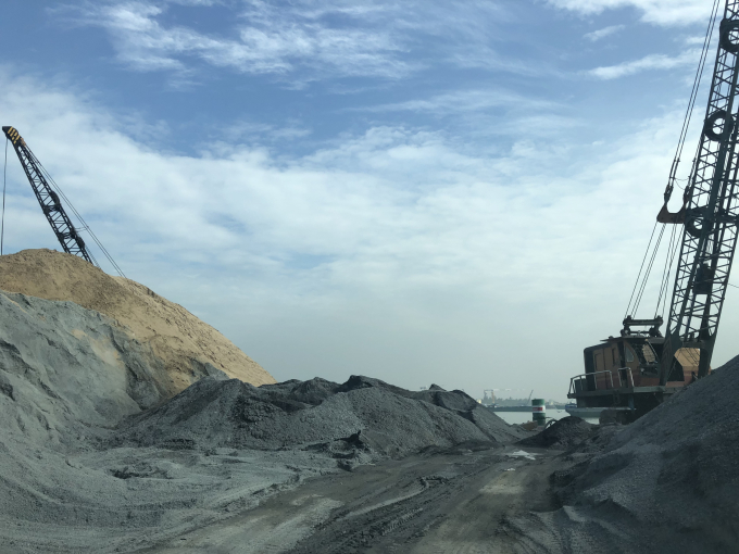 Diện t&iacute;ch lấn s&ocirc;ng Đồng Nai, lấn rạch được b&agrave; Nguyễn Thị Nga sử dụng v&agrave;o hoạt động của bến thủy nội địa Nguyễn Thị Nga (Ảnh: Anh Tuấn)