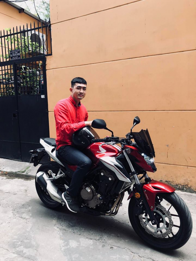 Triệu Long với chiều cao l&yacute; tưởng.