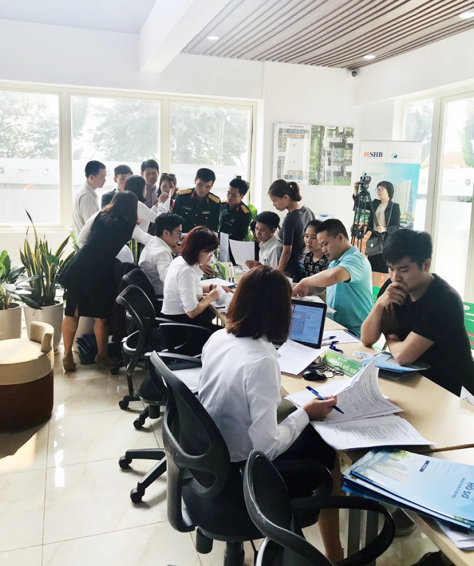 Dự &aacute;n EcoHome 3 ch&aacute;y h&agrave;ng trong ng&agrave;y đầu tiếp nhận hồ sơ