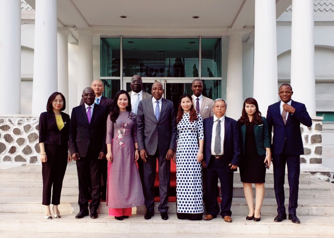 Đo&agrave;n c&ocirc;ng t&aacute;c Tập đo&agrave;n T&amp;amp;amp;T Group tiếp kiến Thủ tướng Ch&iacute;nh phủ Bờ Biển Ng&agrave; trong chuyến c&ocirc;ng t&aacute;c v&agrave;o th&aacute;ng 12/2018