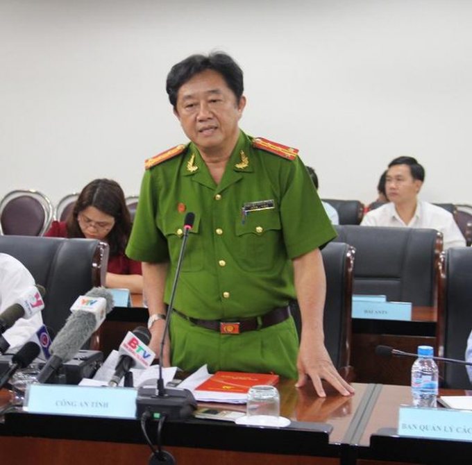 Trước khi được ph&ecirc; chuẩn l&agrave;m Ph&oacute; B&iacute; thư Tỉnh ủy, &ocirc;ng Nguyễn Ho&agrave;ng Thao l&agrave;m Gi&aacute;m đốc C&ocirc;ng an tỉnh B&igrave;nh Dương, đại biểu Quốc hội kh&oacute;a XIV (2016-2021). Do một số quy tr&igrave;nh nh&acirc;n sự chưa thực hiện xong n&ecirc;n &ocirc;ng Nguyễn Ho&agrave;ng Thao vẫn tiếp tục giữ vai tr&ograve; l&agrave; người đứng đầu C&ocirc;ng an tỉnh B&igrave;nh Dương. (ảnh: Tuổi Trẻ)