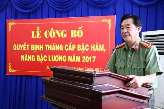 &Ocirc;ng Nguyễn Ho&agrave;ng Thao được biết đến l&agrave; c&aacute;n bộ ng&agrave;nh c&ocirc;ng an d&agrave;y dạn kinh nghiệm trong chỉ đạo tấn c&ocirc;ng, triệt ph&aacute; c&aacute;c băng nh&oacute;m tội phạm lớn hoạt động ở v&ugrave;ng gi&aacute;p ranh B&igrave;nh Dương với Đồng Nai v&agrave; TP. HCM. (ảnh: C&ocirc;ng an B&igrave;nh Dương)
