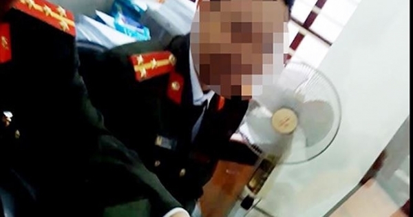 Video Phóng sự điều tra: Cảnh ngã giá tại phòng quản lý xuất nhập cảnh