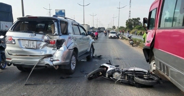 TP HCM: Tai nạn liên hoàn, 2 người thương vong