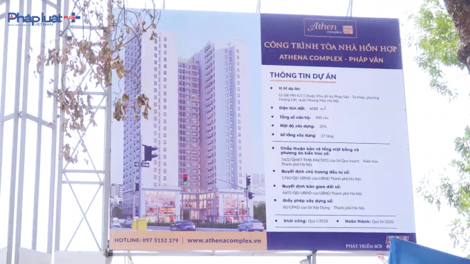 Bảng th&ocirc;ng tin b&ecirc;n ngo&agrave;i dự &aacute;n.