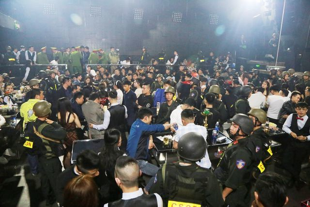 Qu&aacute;n bar lớn Vegas tại Huế bị xử phạt 103 triệu đồng.