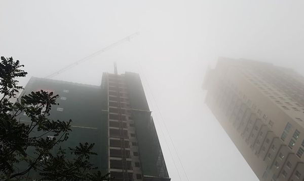 Kh&ocirc;ng kh&iacute; H&agrave; Nội &ocirc; nhiễm b&aacute;o động, khẩu trang thường kh&ocirc;ng t&aacute;c dụng