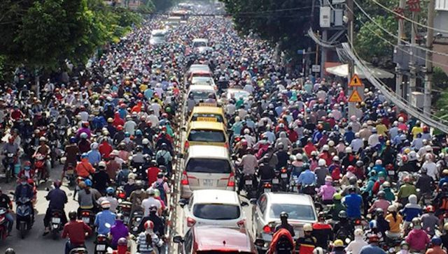 Thủ tướng trước đ&oacute; từng y&ecirc;u cầu kh&ocirc;ng x&acirc;y th&ecirc;m cao ốc ở trung t&acirc;m H&agrave; Nội v&agrave; TPHCM để giải quyết t&igrave;nh trạng