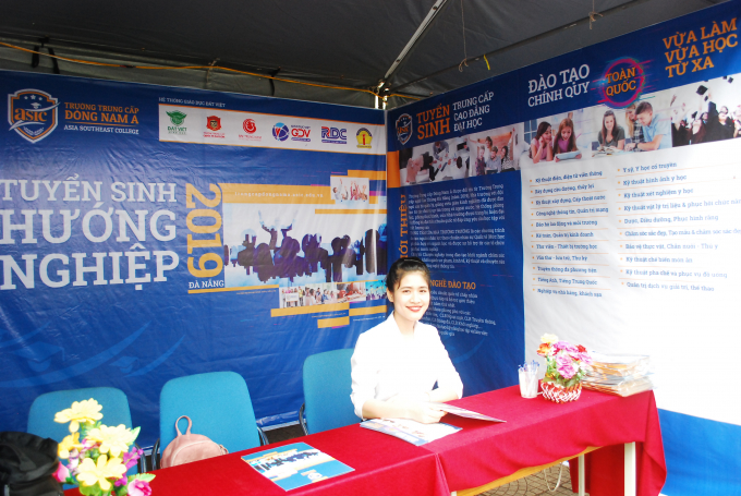 Qua ng&agrave;y hội tuyển dụng, c&aacute;c em học sinh, phụ huynh c&oacute; th&ecirc;m nhiều lựa chọn để hướng nghiệp, nhằm c&oacute; được bước đi tốt nhất trong việc lựa chọn ng&agrave;nh học, nghề nghiệp sau n&agrave;y.