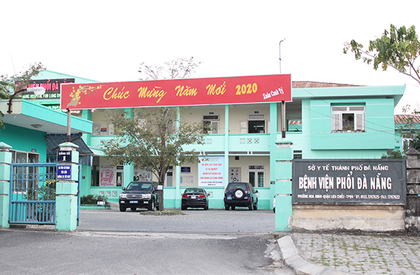 5 công dân Hàn Quốc từ tòa nhà Azura đã đồng ý đến cách ly tập trung tại bệnh viện Phổi Đà Nẵng từ ngày 27/2.