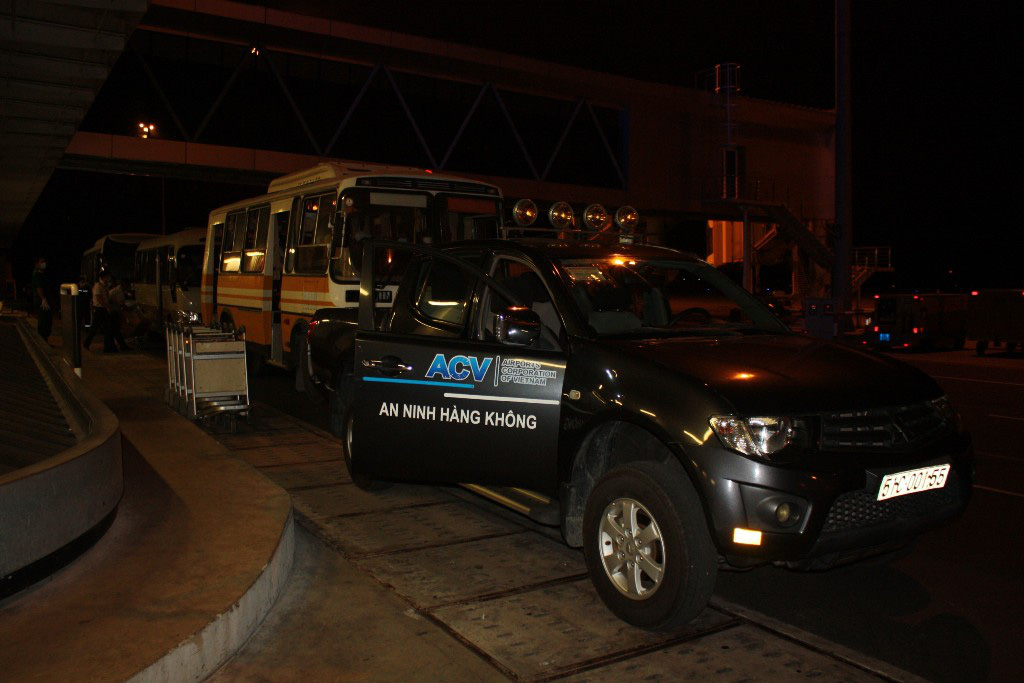 Cận cảnh quy trình đặc biệt đón các chuyến bay từ Hàn Quốc - Ảnh 15.