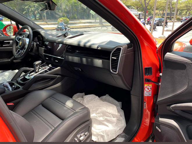 can canh porsche cayenne coupe 2020 tai dai ly viet nam, gia hon 5 ty dong hinh anh 3