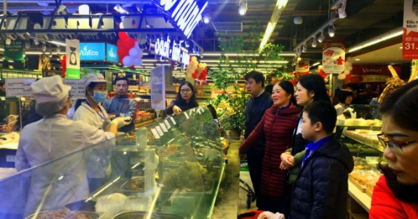 Tháng 2/2020: Bán lẻ hàng hóa và doanh thu dịch vụ tiêu dùng giảm 7,9% so với tháng trước