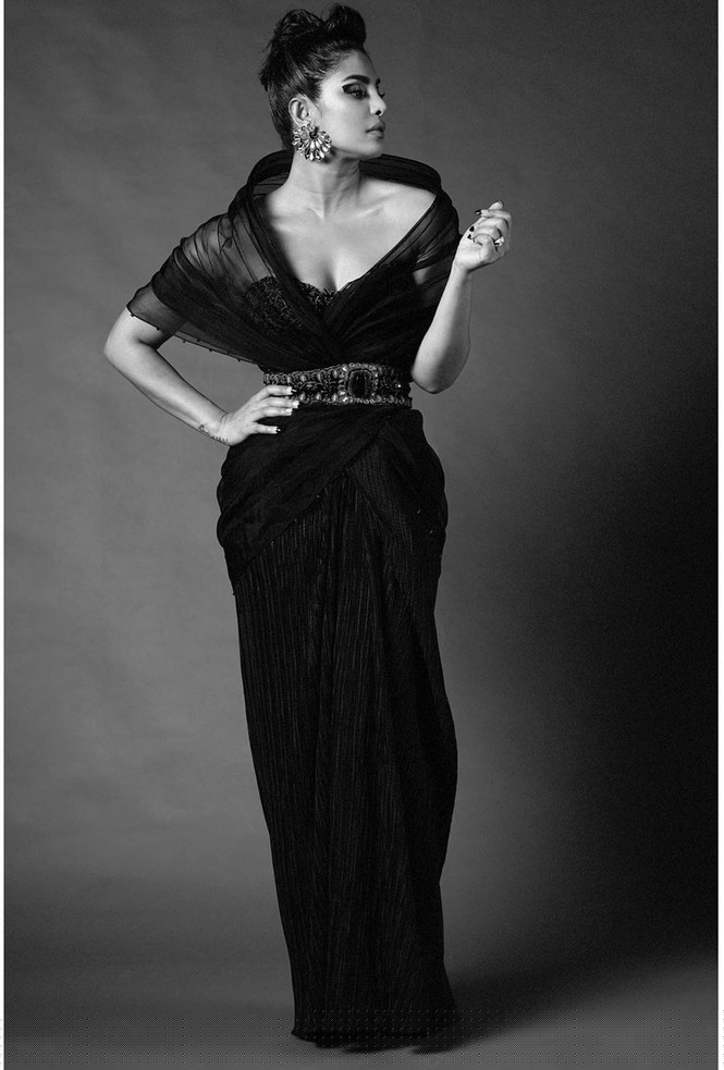 Hoa hậu thế giới Priyanka Chopra U40 quyến rũ ngất ngây - ảnh 10