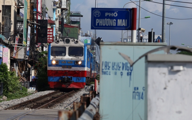 1 vạn nhân viên của VNR có nguy cơ “đói lương”: Ngân sách đã được Bộ GTVT phân bổ, dự toán