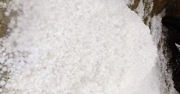 Kỳ Sơn, Nghệ An xuất hiện mưa đá kèm theo lốc xoáy