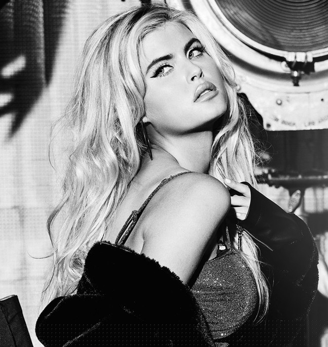 Kellie Stewart - Mỹ nhân 9x mới của Guess đẹp như 'búp bê Barbie sống' - ảnh 9