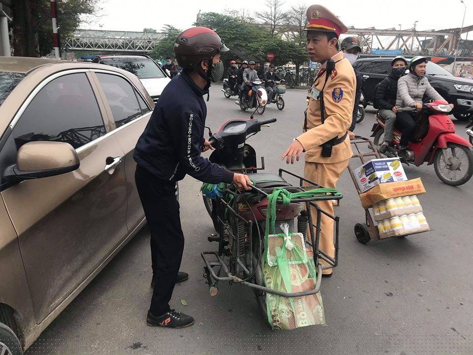 csgt xu phat hang loat tai xe xe may vi loi lien quan toi bien so hinh anh 2