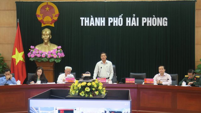 Chủ tịch UBND thành phố chỉ đạo, đảm bảo chất lượng phục vụ tốt nhất đối với người được cách ly; giao Tổ Hậu cần và các đơn vị liên quan đề xuất chế độ phụ cấp cho những người tham gia phòng, chống dịch.