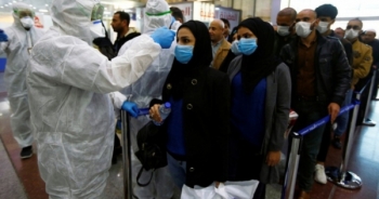 Hàng chục người tử vong vì... uống cồn để trị virus corona